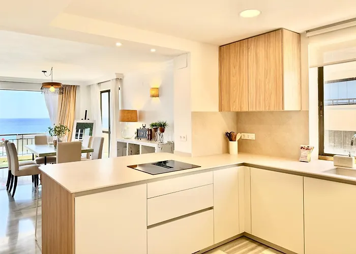 El Faro, Center Beachfront - Eaw Homes