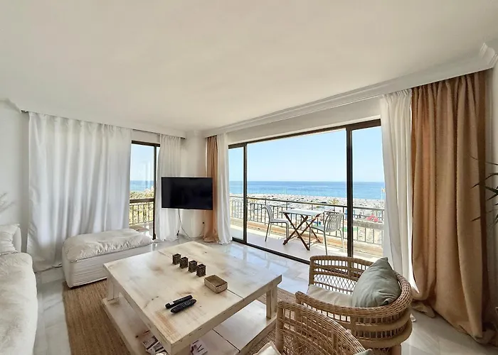 El Faro, Center Beachfront - Eaw Homes מארבלה
